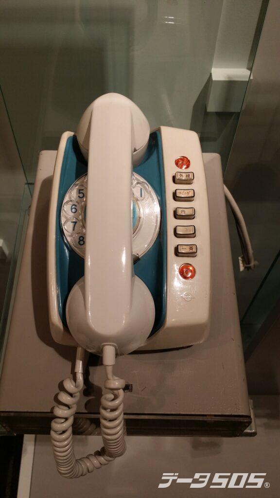 ホームテレホン104型ボタン電話