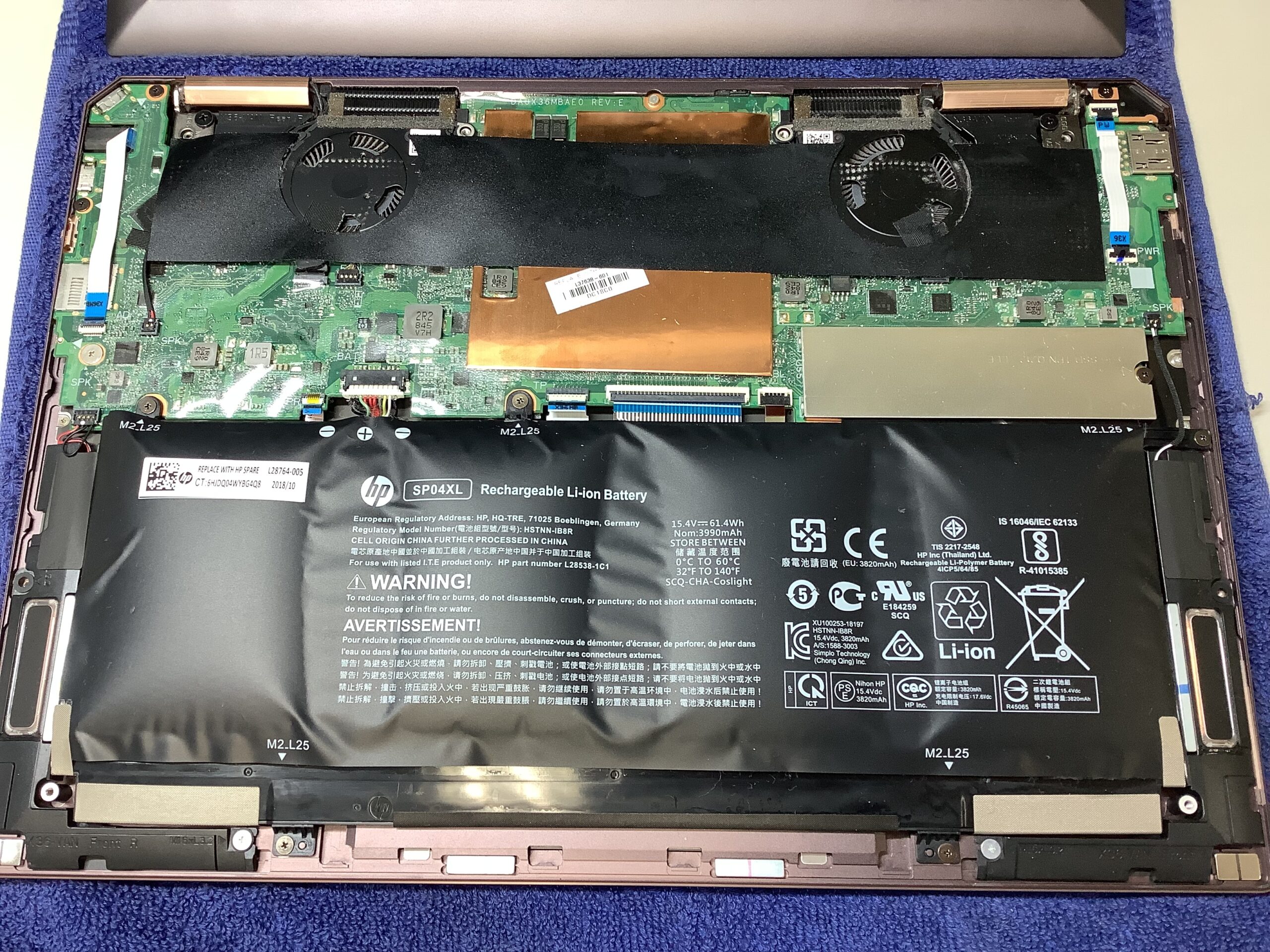 HP Spectre x360 Convertible 13-ap0036TU バッテリーが膨張し、OSも
